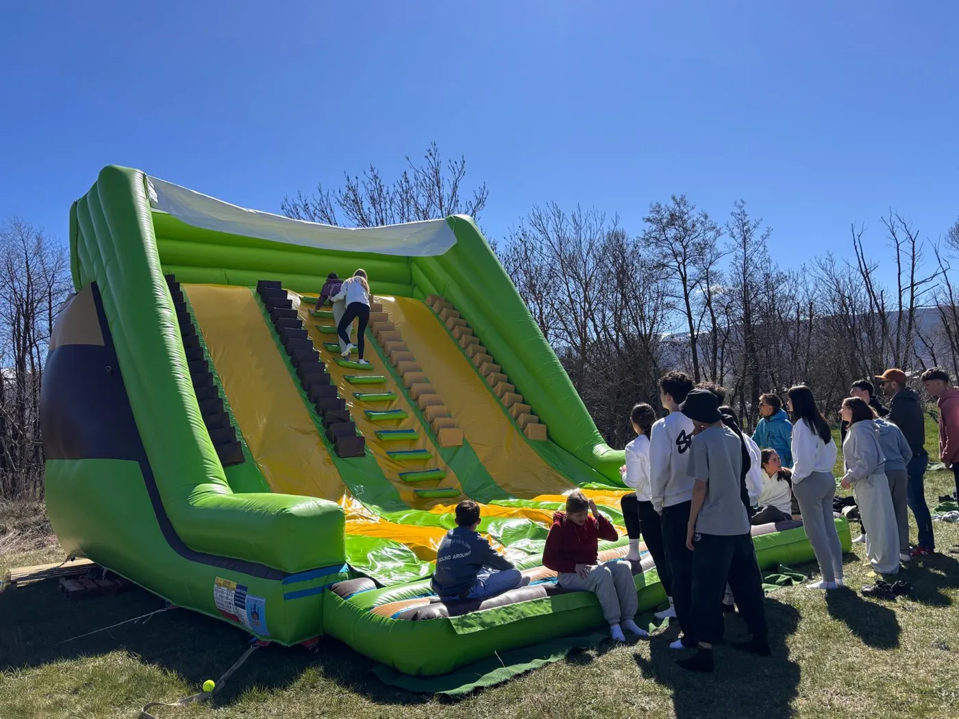 Tobogan inflable d’Humor Amarillo a Puigcerdà